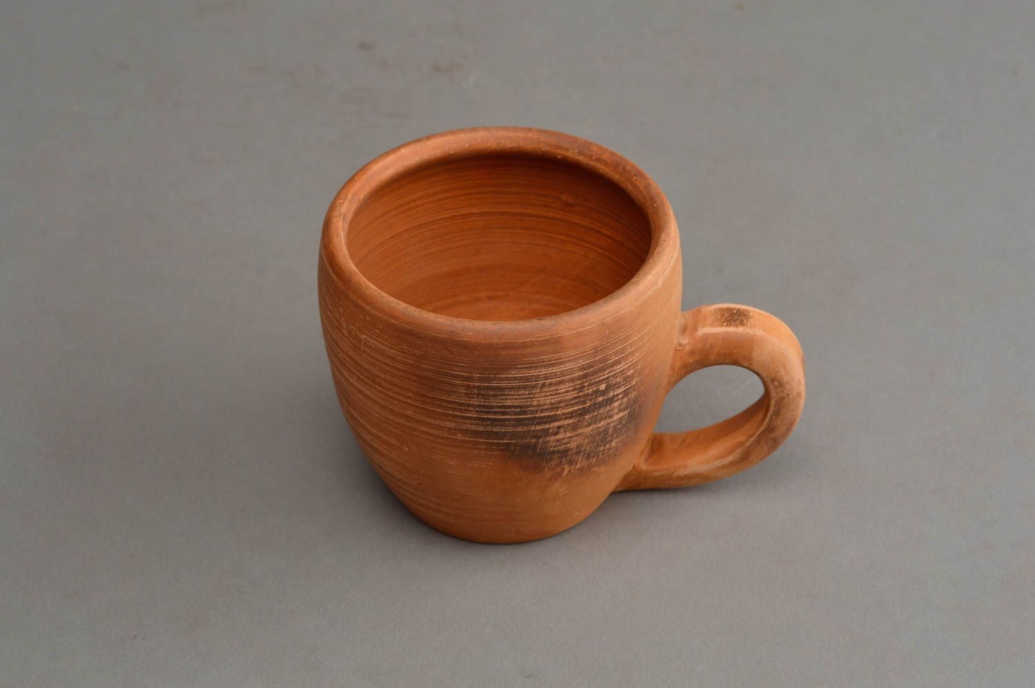 Керамическая чашка коричневая с ручкой маленькая 150 мл необычная ручной работы фото 3