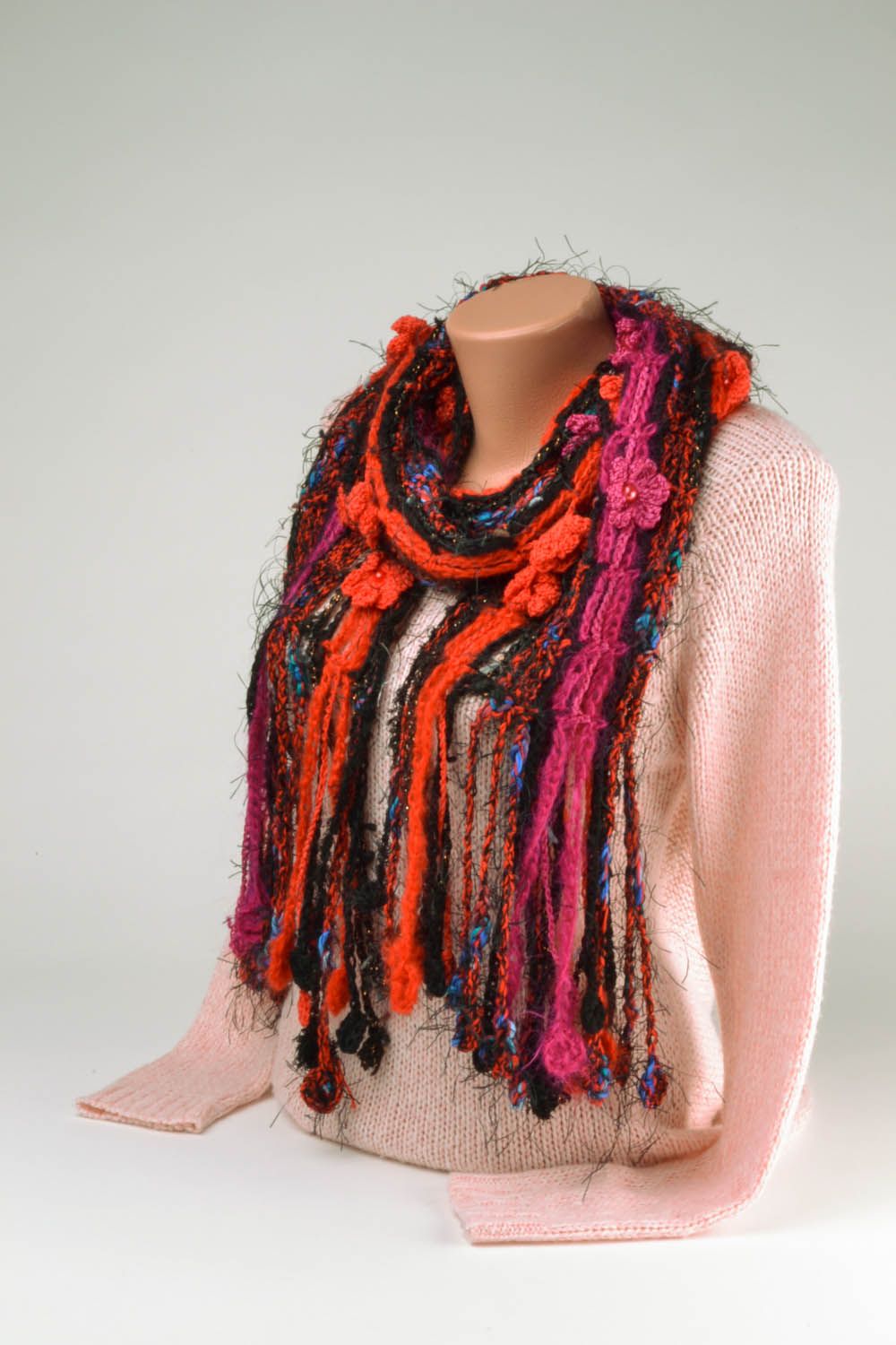 Écharpe féminine tricotée à la main originale photo 2