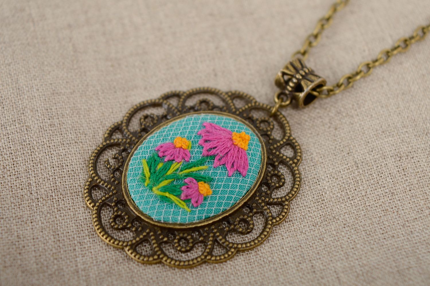 Beautiful lacy vintage pendant with embroidery photo 4