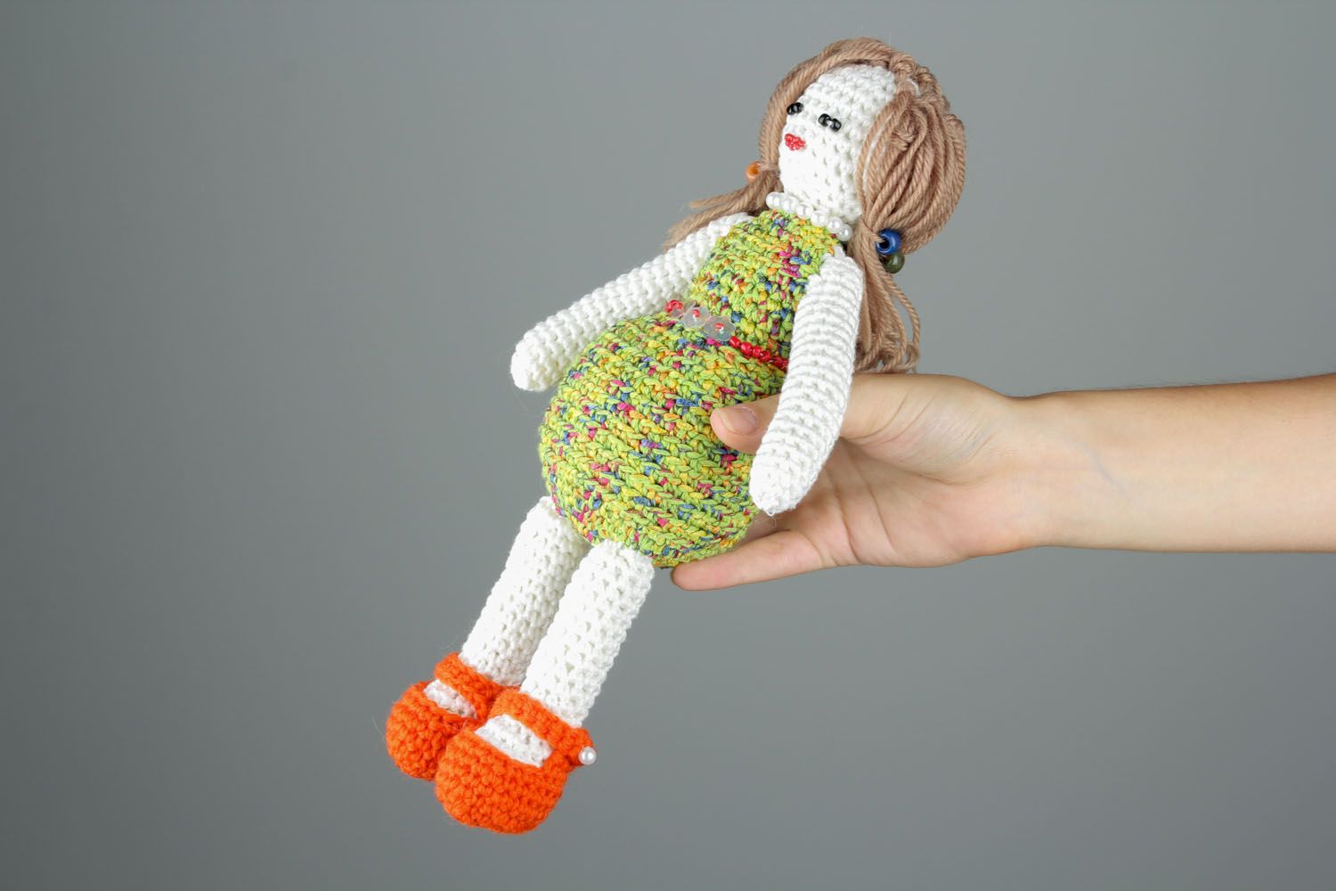 Jouet tricoté petite poupée d'auteur faite main photo 2