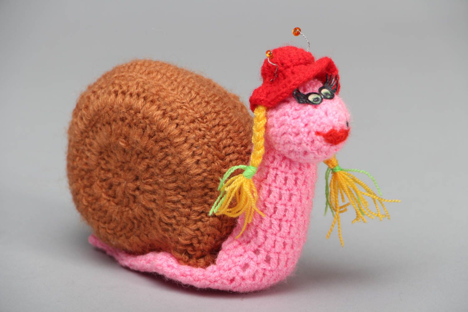 Interesting crochet toy snail photo 1