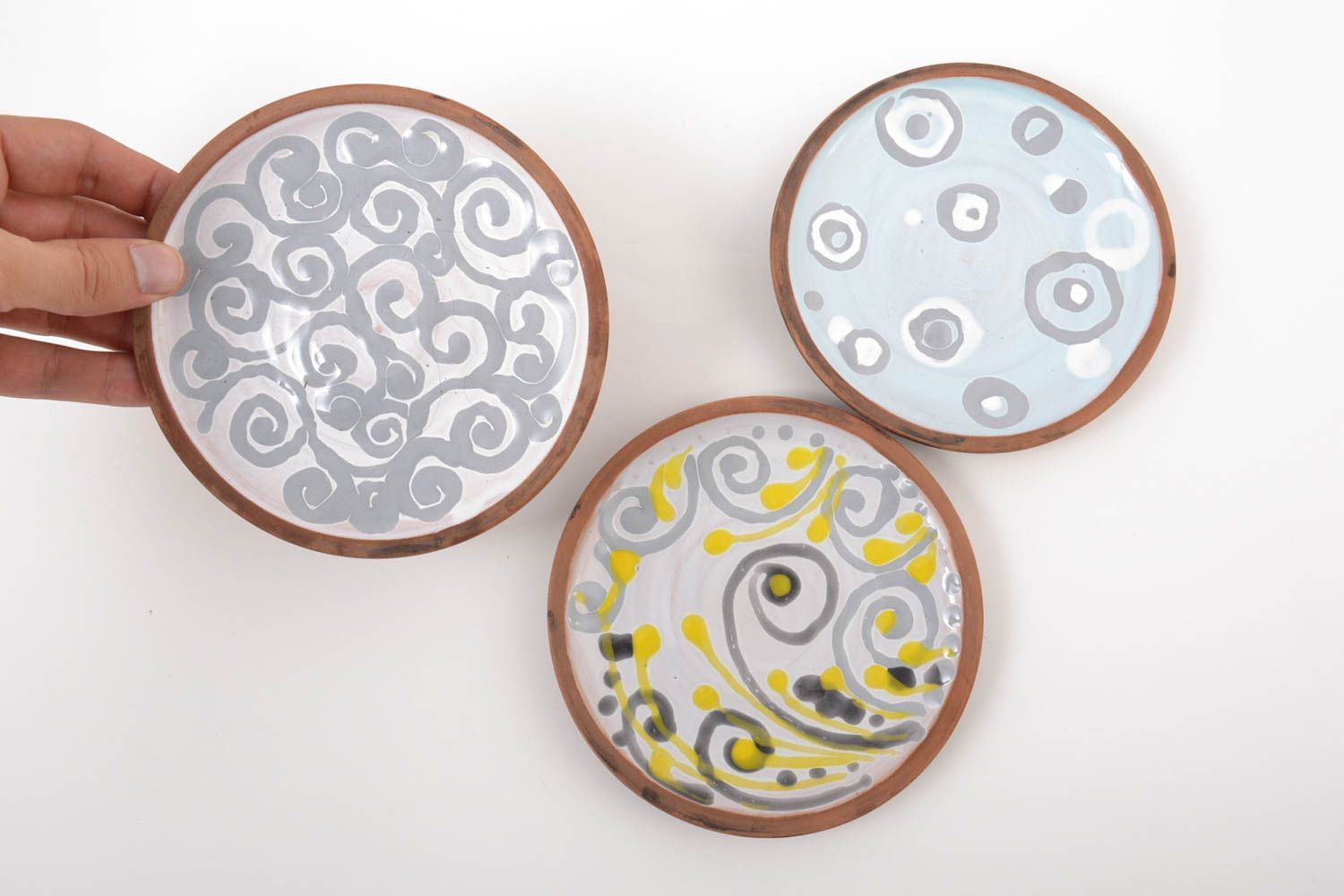 Керамические тарелки ручной работы глиняная посуда расписные тарелки 3 штуки фото 2