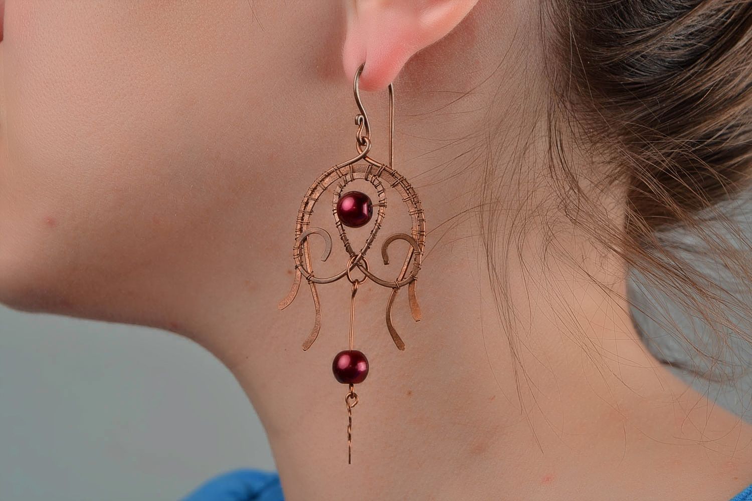 Unusual handmade large long wire wrap copper earrings with beads photo 2