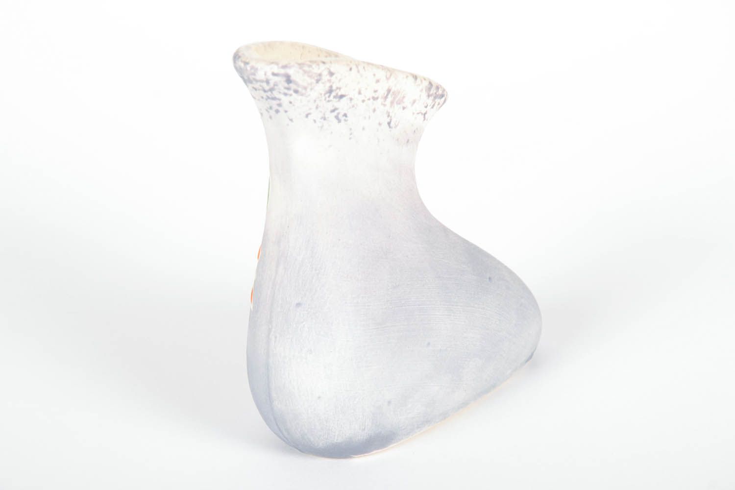 Керамическая ваза оригинальной формы фото 4