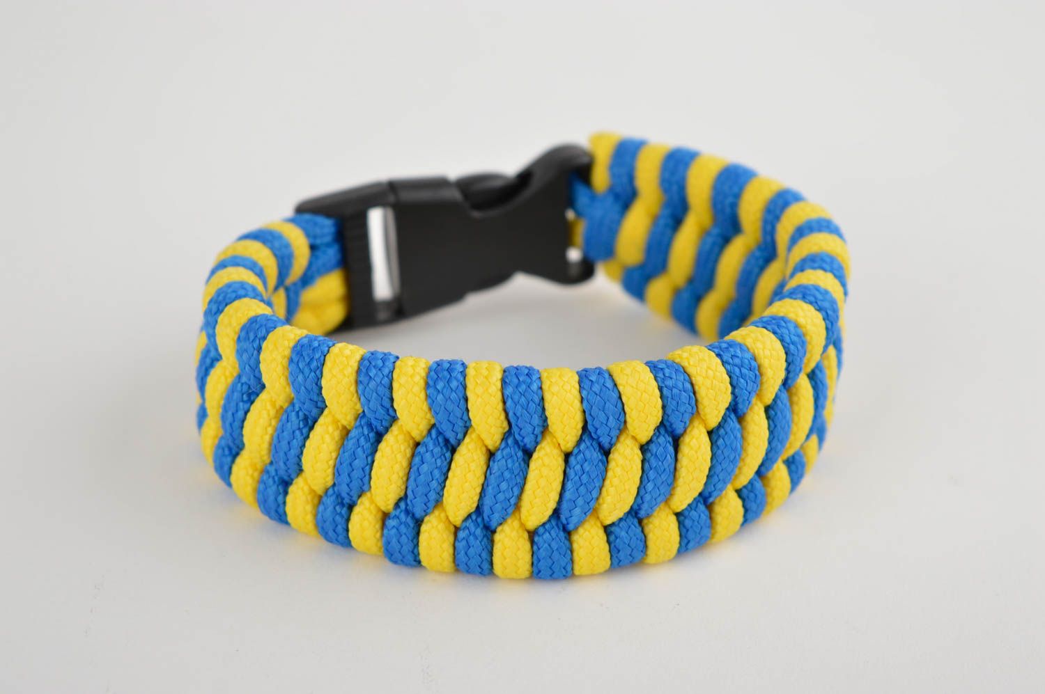 Breites grelles Paracord Armband handmade Accessoire für Männer Survival Armband foto 4