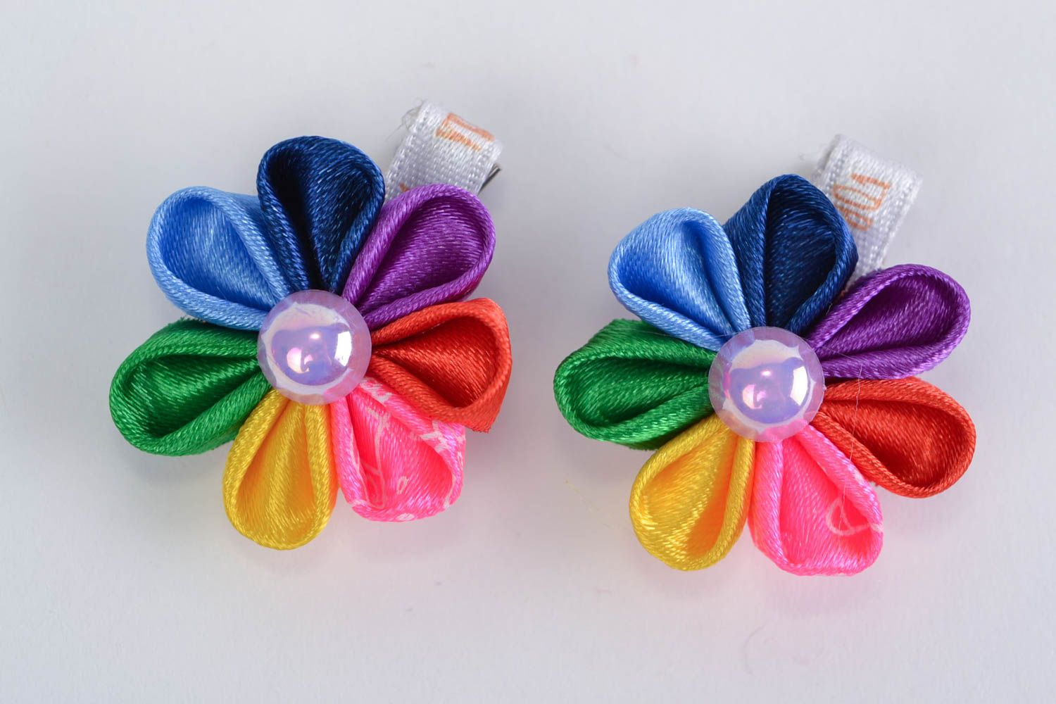 Set of 2 handmade small decorative hair clips with colorful kanzashi flowers photo 3