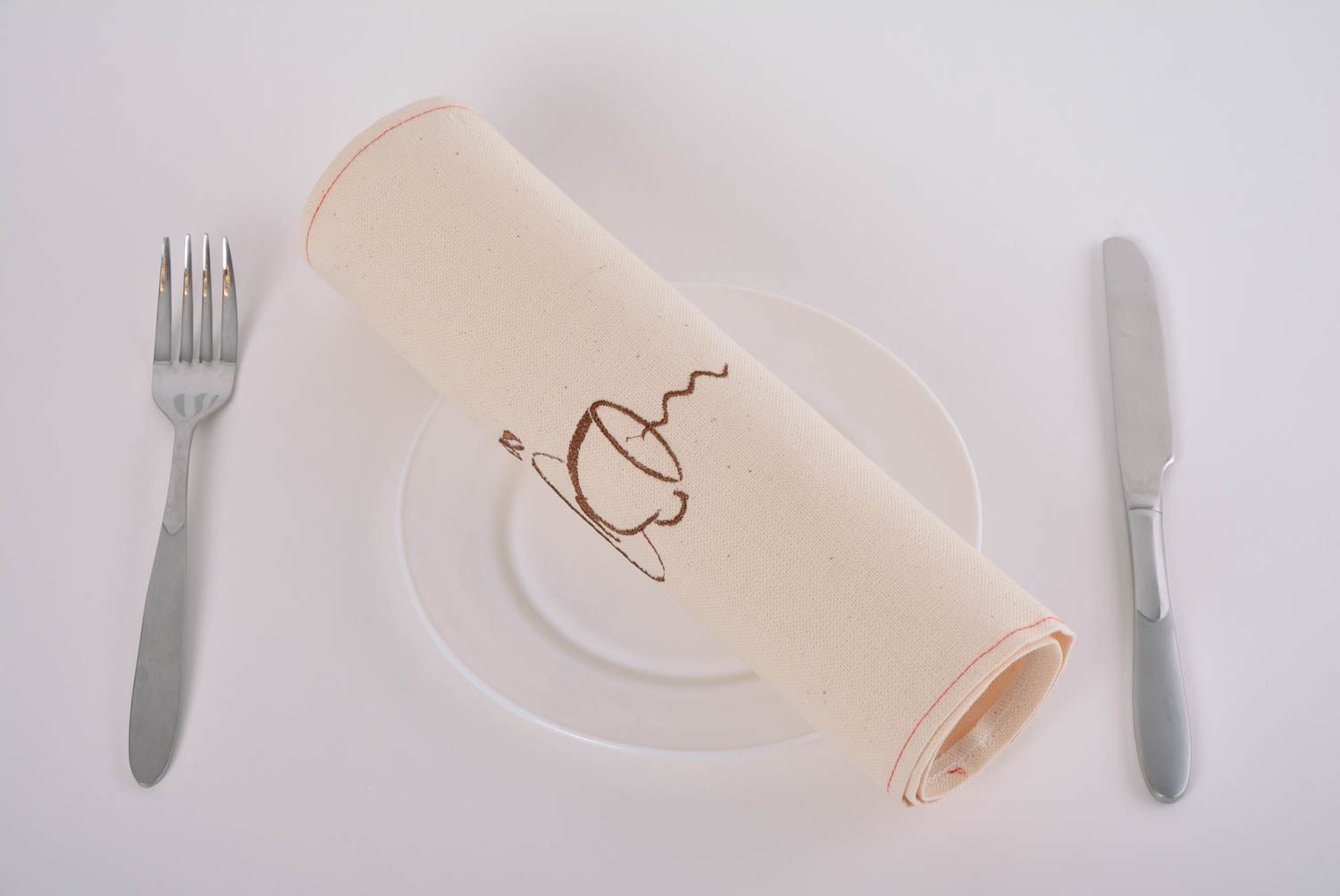 Set of 3 handmade decorative semi linen napkins with machine embroidered cups photo 5