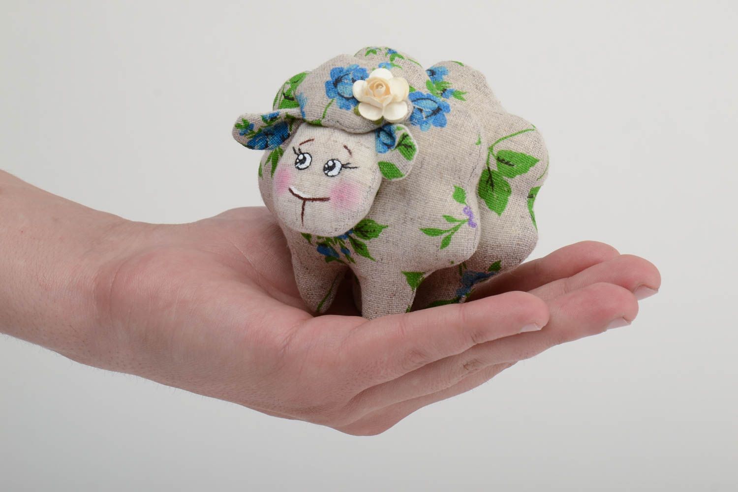 Мягкая игрушка тканевая ручной работы авторская красивая милая овечка стильная фото 5