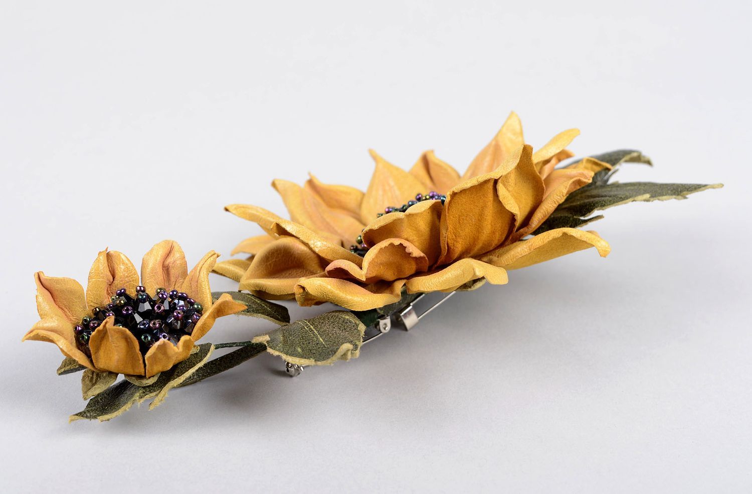 Broche faite main fleur Bijou cuir Accessoire femme Tournesol de créateur photo 4