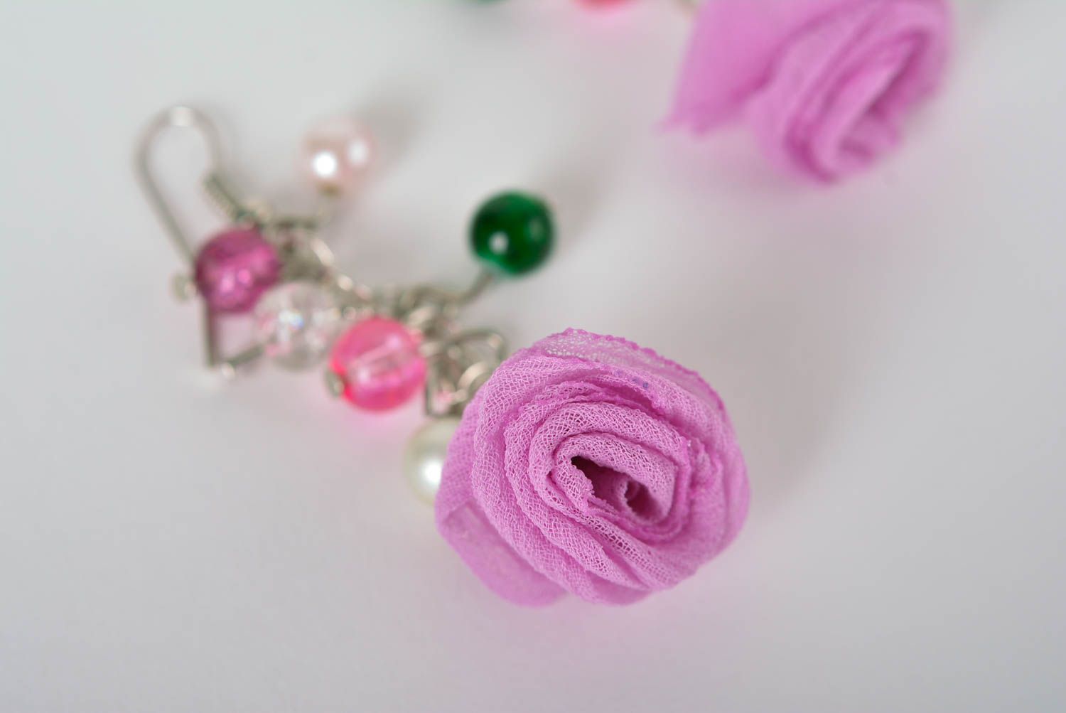 Boucles d'oreilles roses Collier design faits main Accessoires femme 2 pcs tissu photo 3