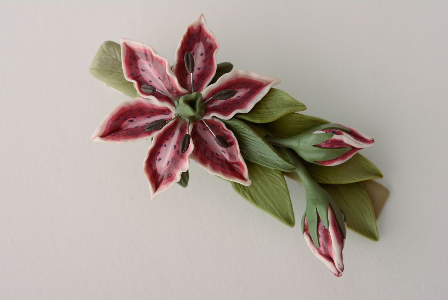Hair clip in the shape of lily photo 1