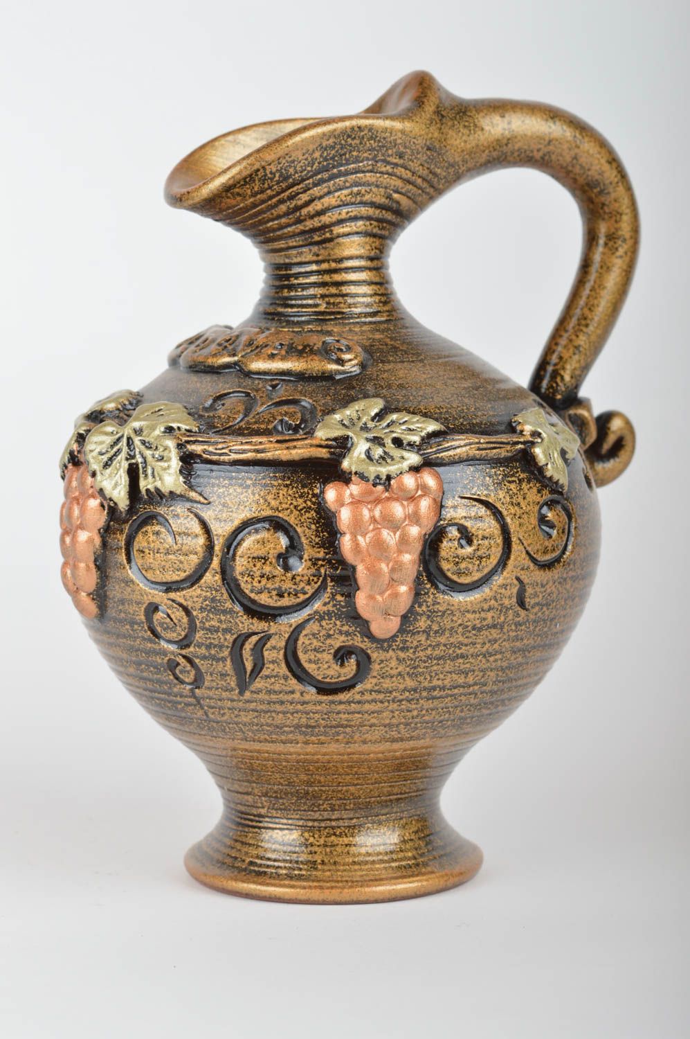 60 oz ceramic wine decanter amphora with molded grape design in gold color 1,3 lb photo 2