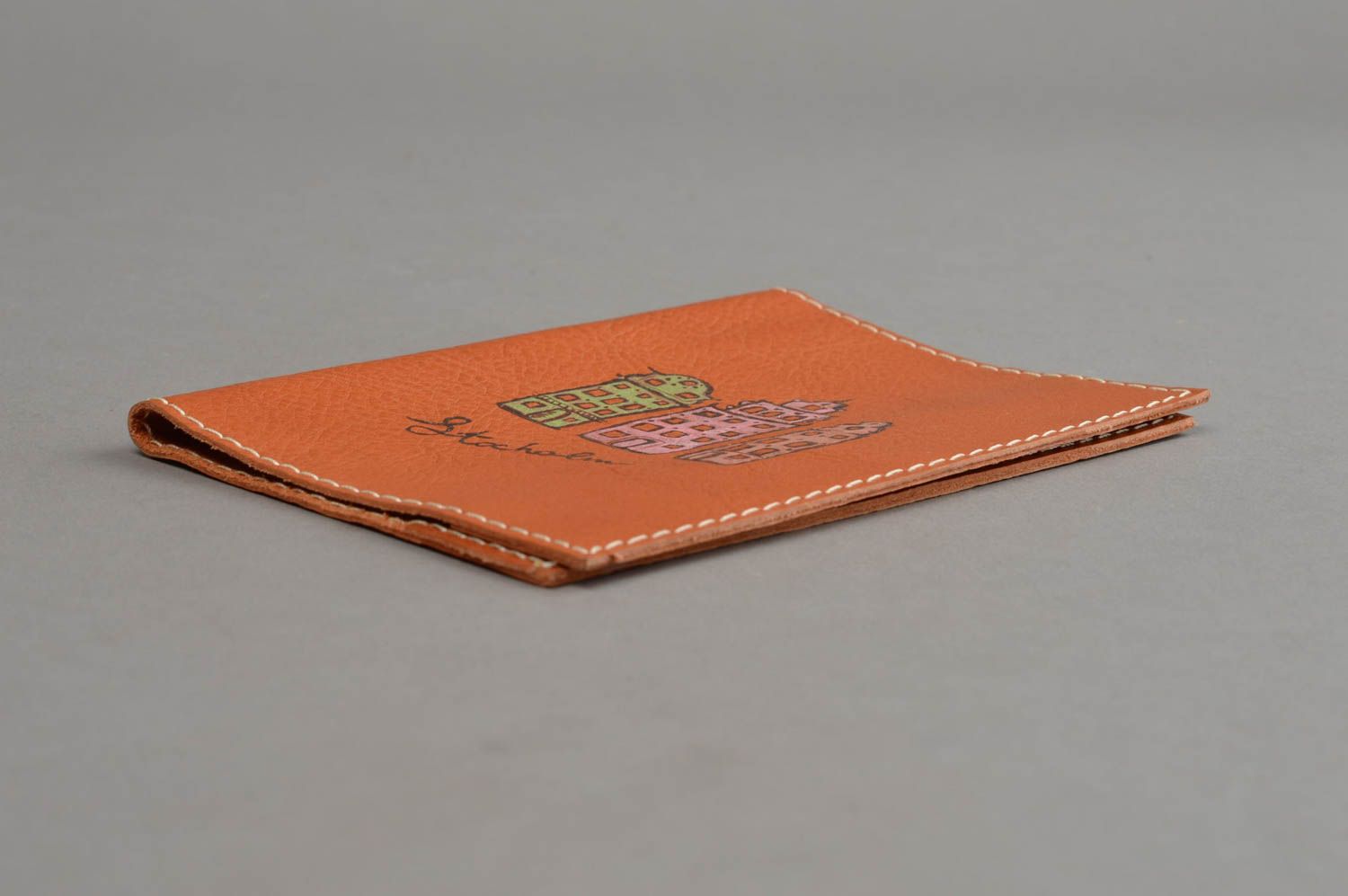 Кожаная обложка на паспорт и другие документы коричневая ручной работы Город фото 3