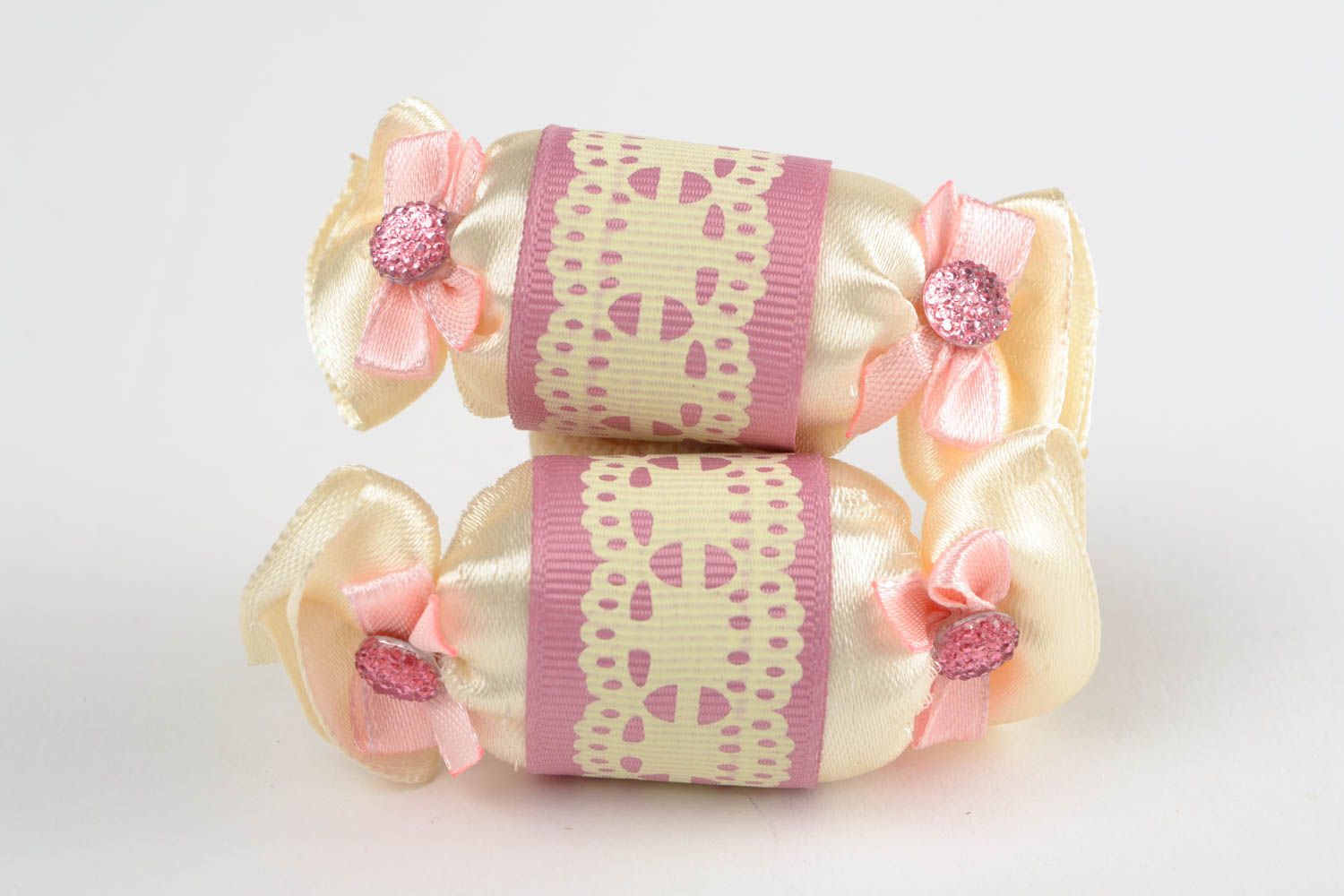Резинки в виде конфеток набор из 2 шт маленькие детские розовые ручной работы фото 3