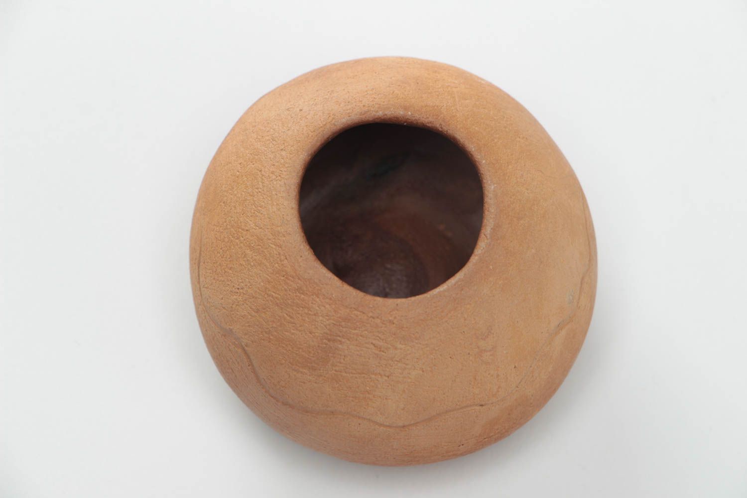 Pote de arcilla sin tapa pequeño artesanal marrón para decoración foto 2