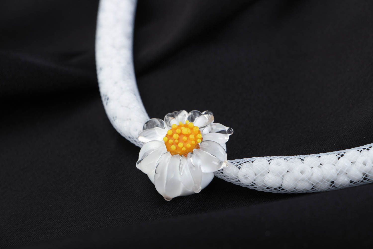 Glass necklace Camomile photo 3