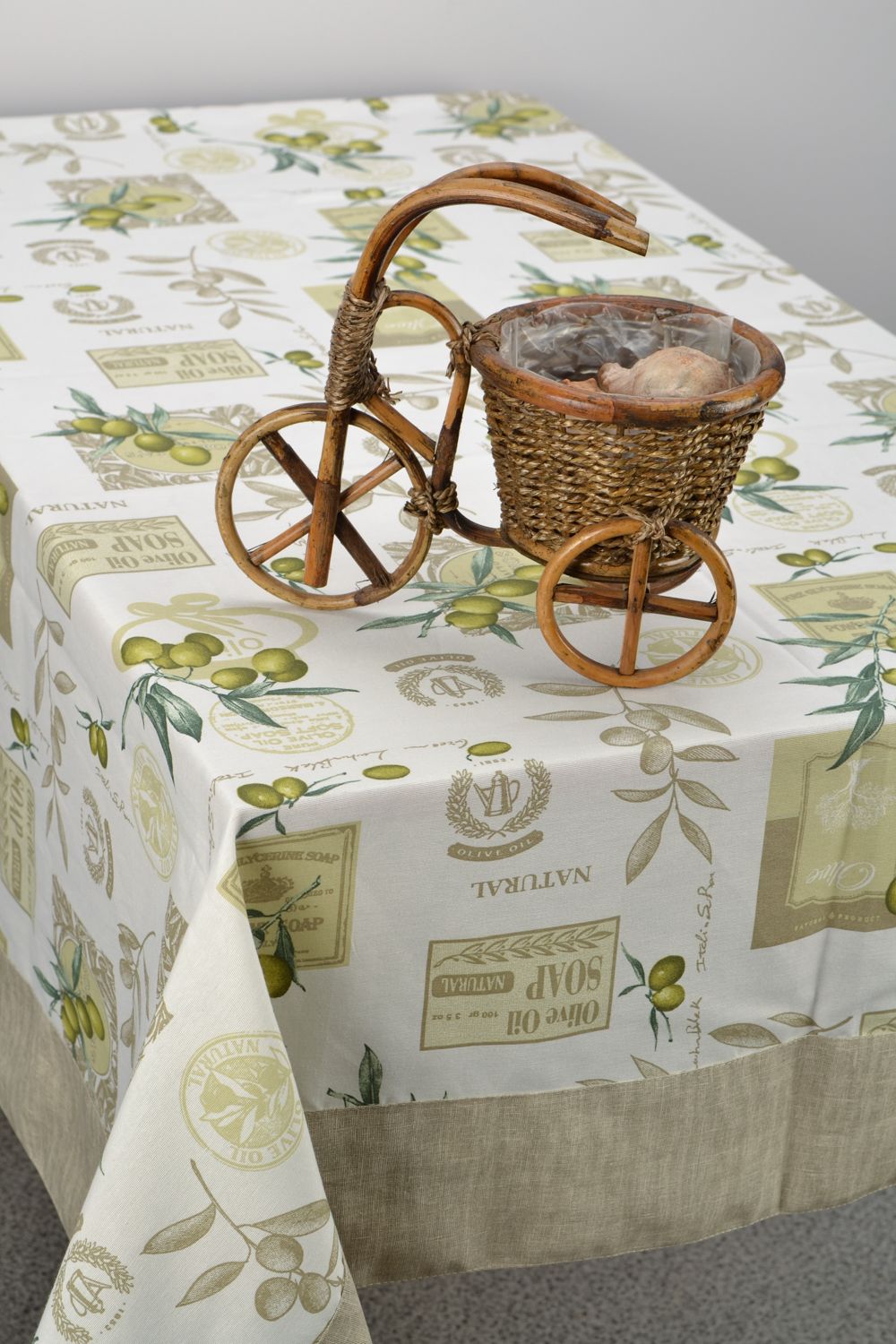 Скатерть на прямоугольный стол из хлопка и полиамида с оливковыи принтом фото 2
