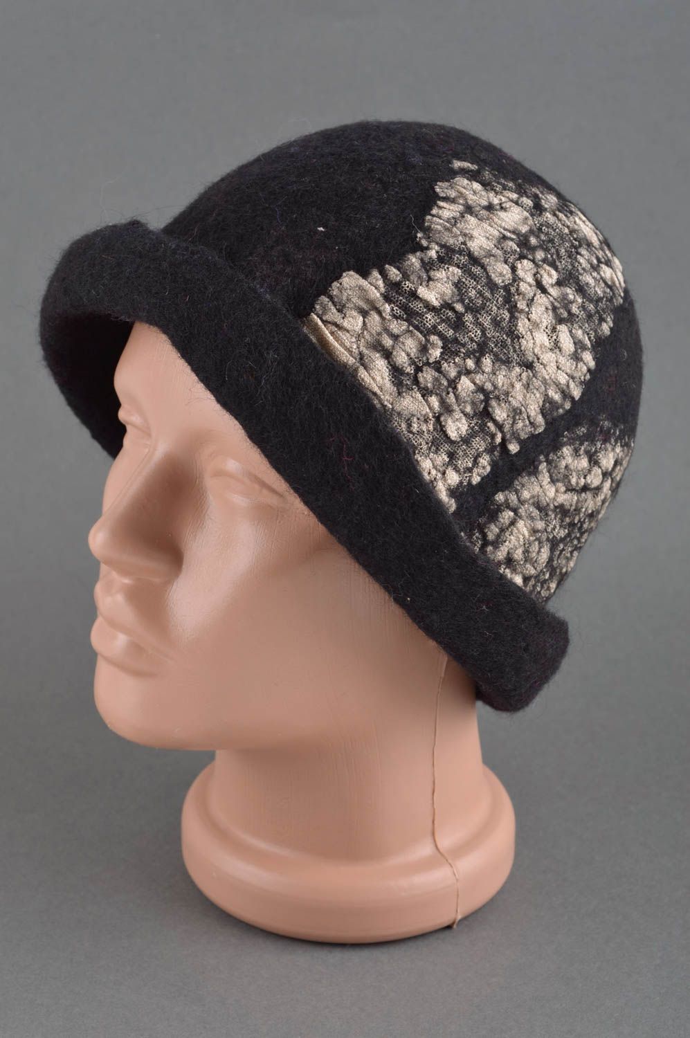 Chapeau en laine feutrée Chapeau fait main noir cloche chaud Vêtement femme photo 1