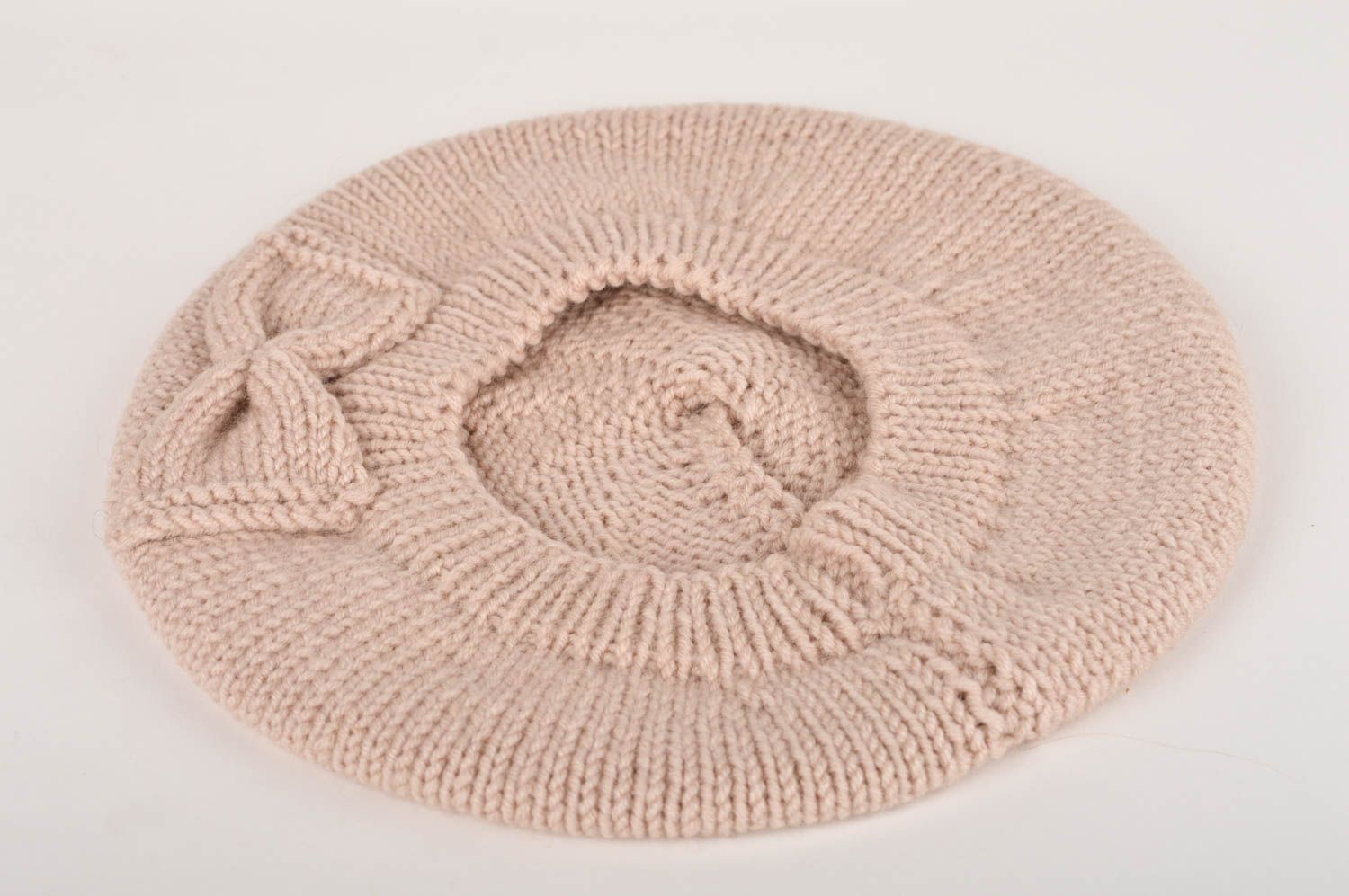 Béret au crochet Chapeau tricoté fait main Vêtement femme beige coton design photo 4