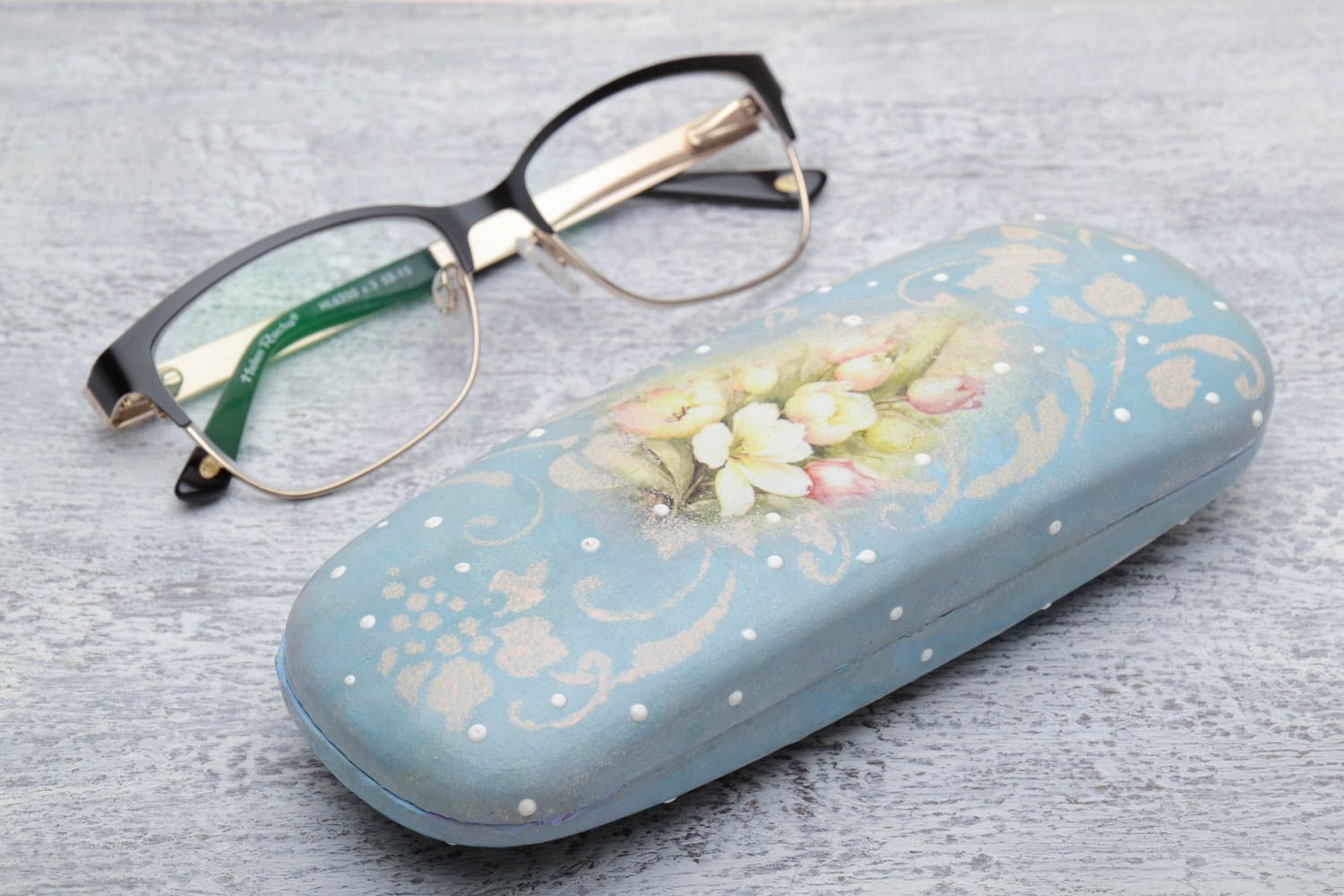 Unusual handmade painted blue plastic eyeglass case fitted with artificial leather photo 1