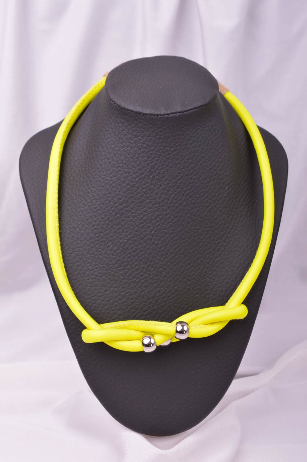 Handgefertigte Schmuck Halskette Damen Collier Accessoire für Frauen in Gelb foto 1