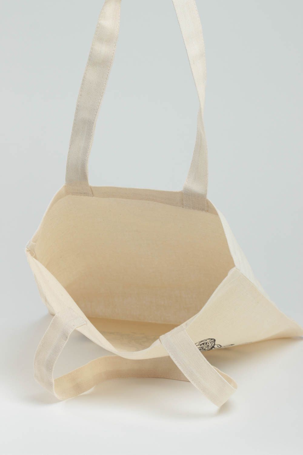 Handgemachte Tasche aus Stoff mit Bemalung originell schön umweltfreundlich foto 4