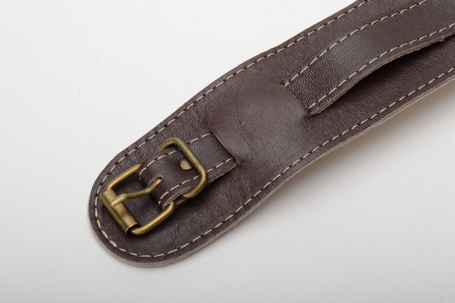 Handmade wide laconic genuine leather wrist bracelet of brown color unisex photo 5