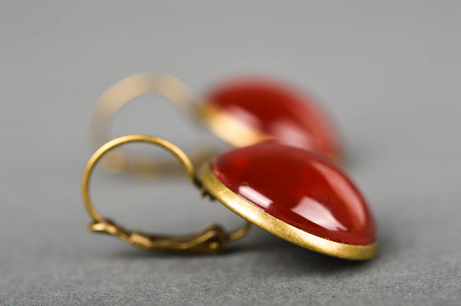Handgemachte Vintage Ohrringe Modeschmuck Ohrhänger Designer Schmuck in Rot foto 3