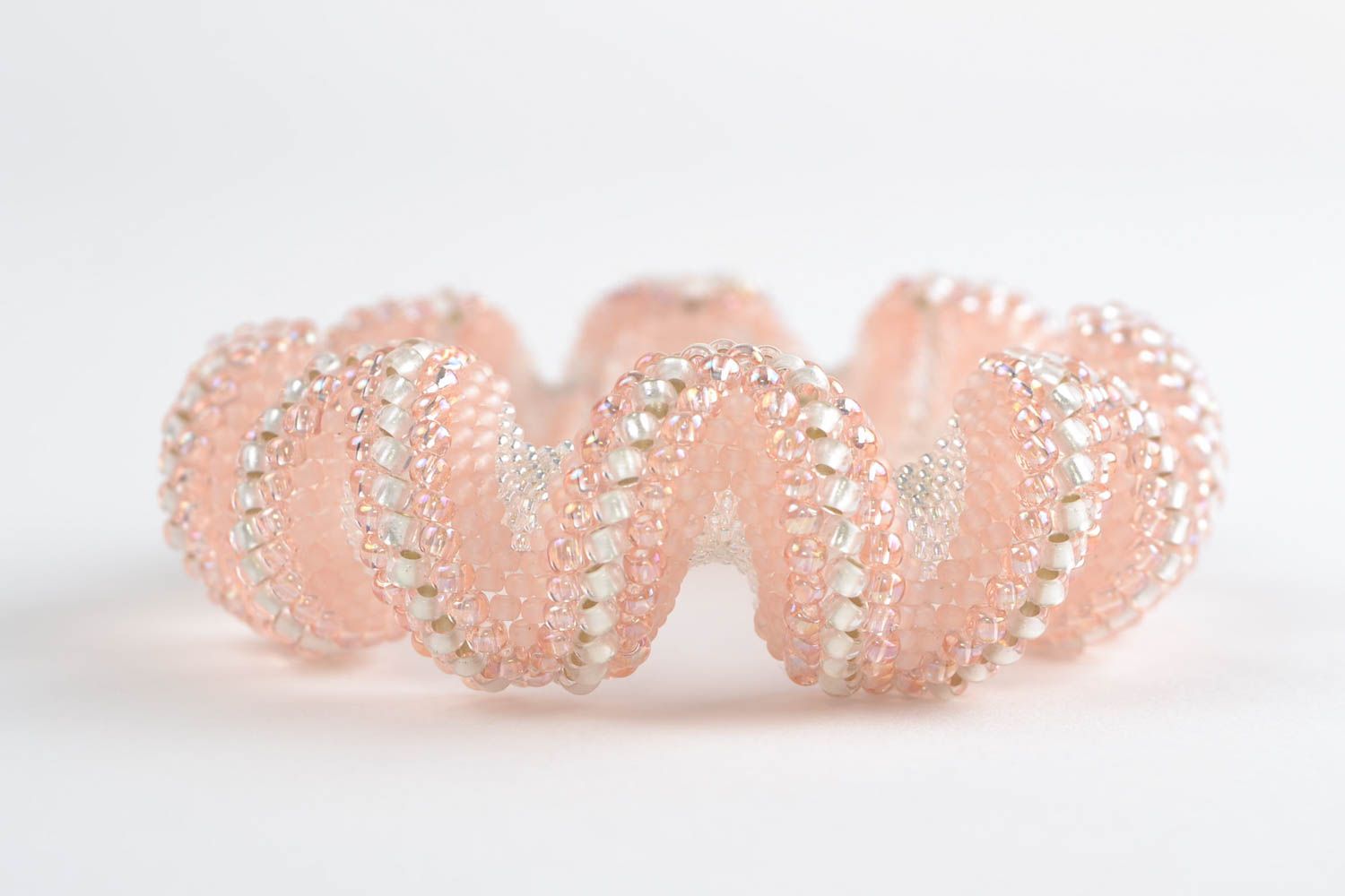 Bracelet large rose Bijou fait main en perles de rocaille élégant Cadeau femme photo 4