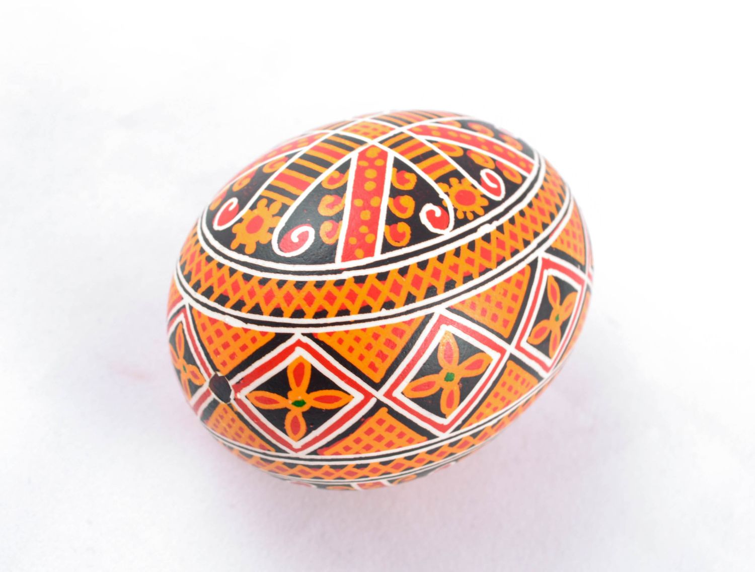 Huevo de Pascua hecho a mano de estilo étnico  foto 3