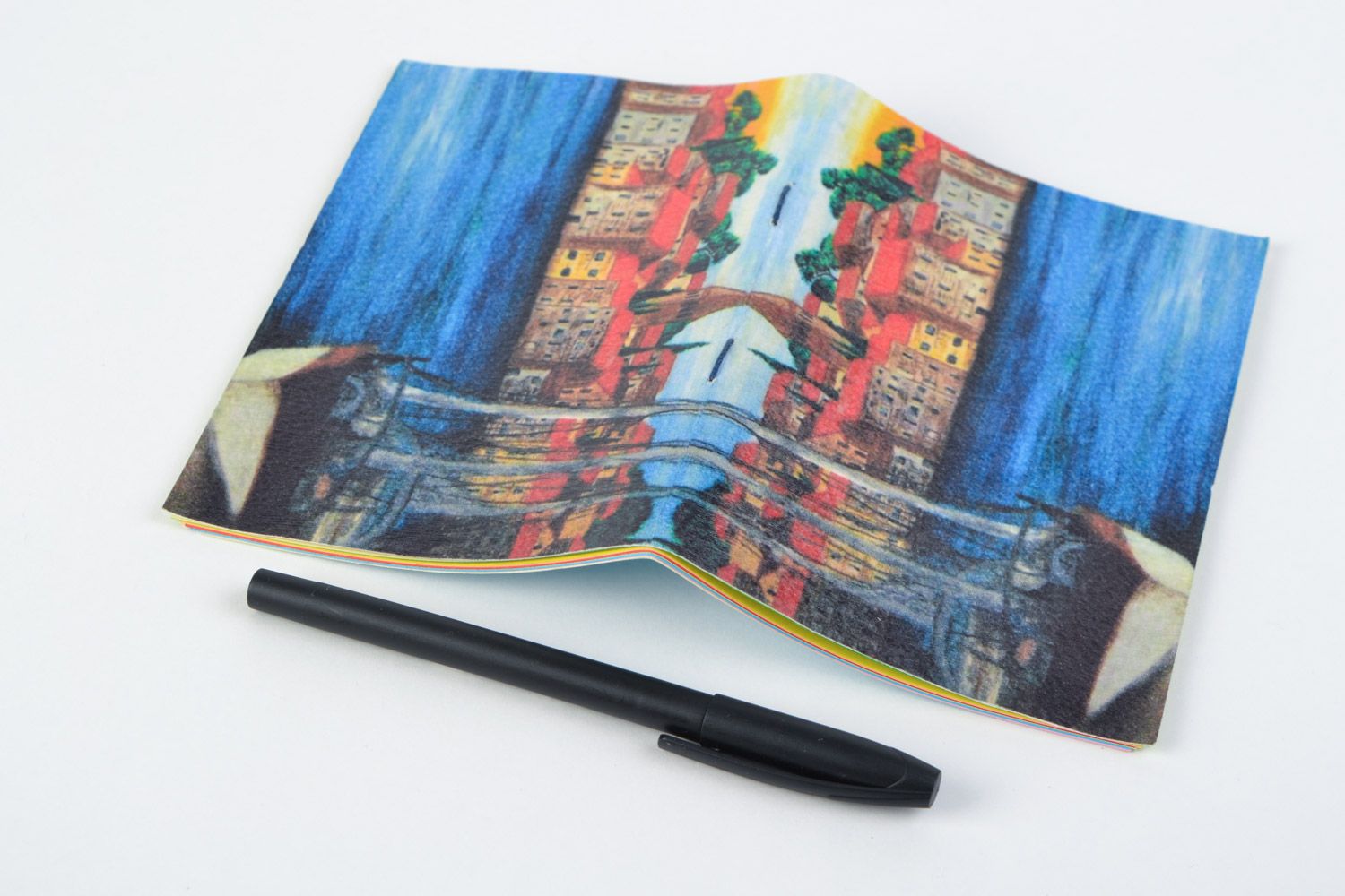 Sketchbook fait main avec 48 feuilles multicolores et magnifique couverture photo 3