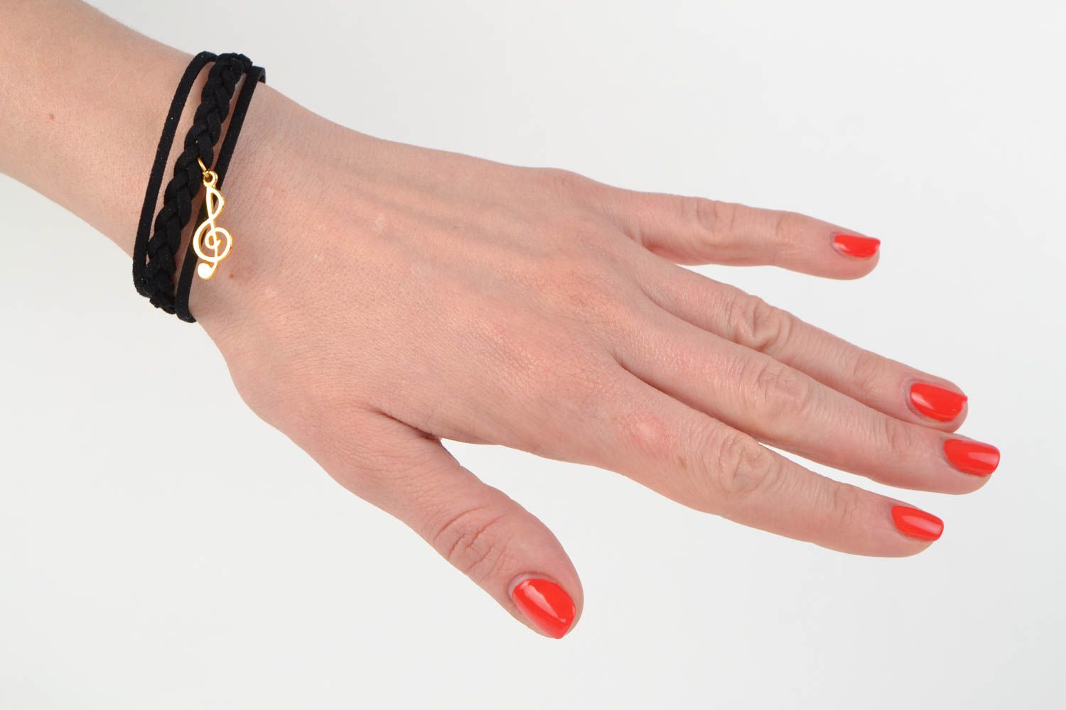 Bracelet en daim noir fin tressé avec pendentif métallique fait main pour femme photo 1
