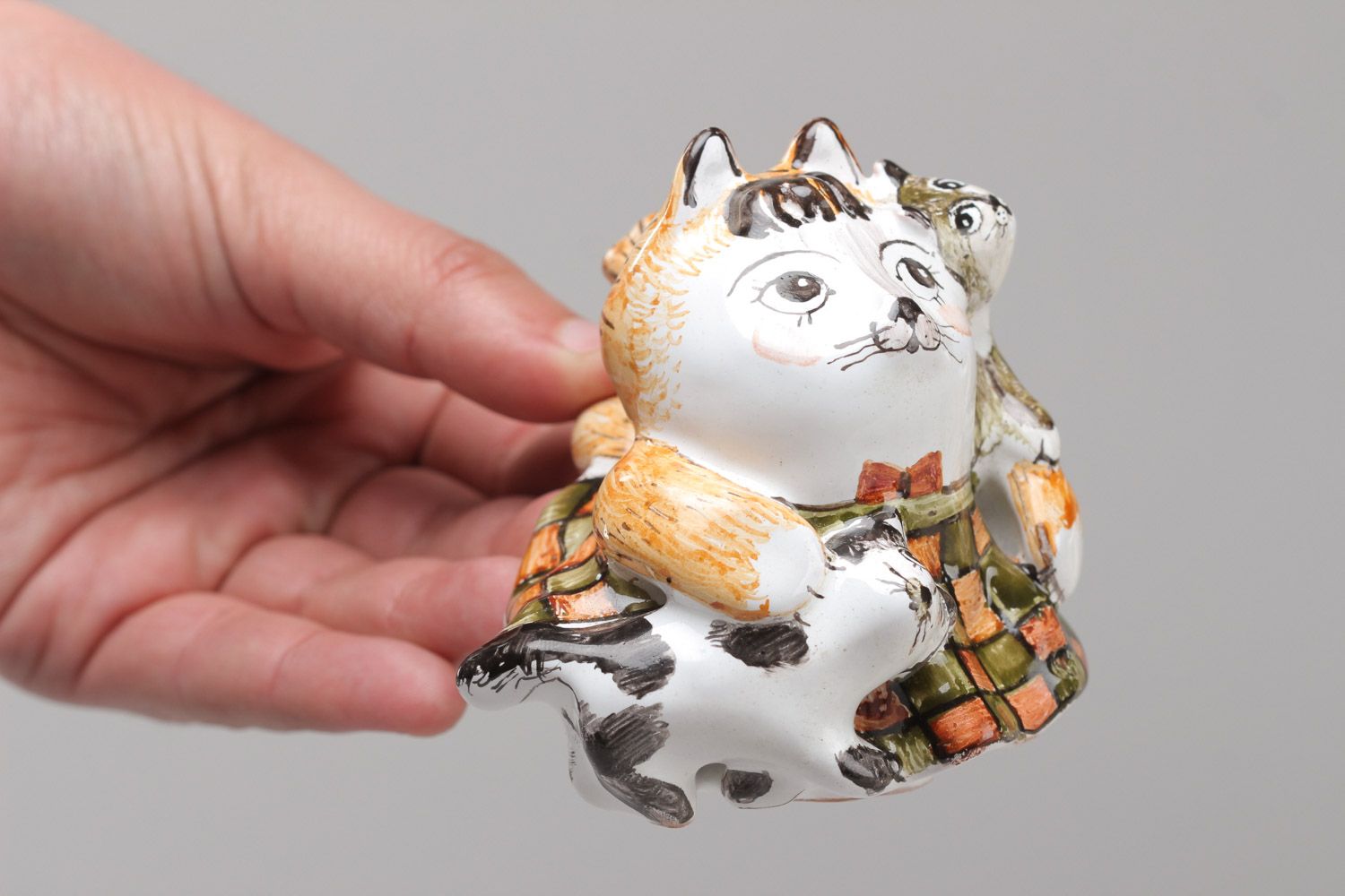 Маленькая статуэтка из глины в виде кошки расписная ручной работы красивая фото 5