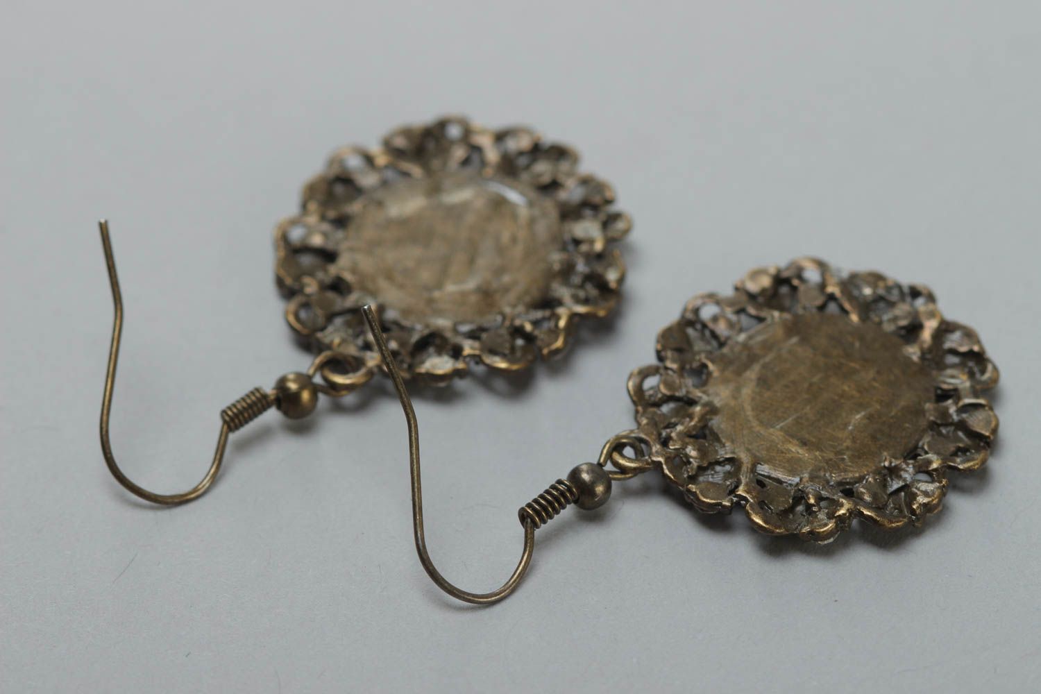 Vintage runde Ohrringe aus Glasur und Metall mit Perlen handgemacht wunderschnön foto 4