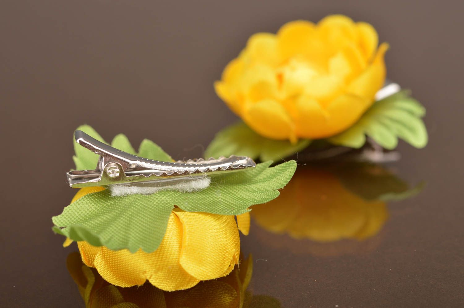 Handmade yellow hair clips made of artificial flowers set of 2 pieces for kids photo 5