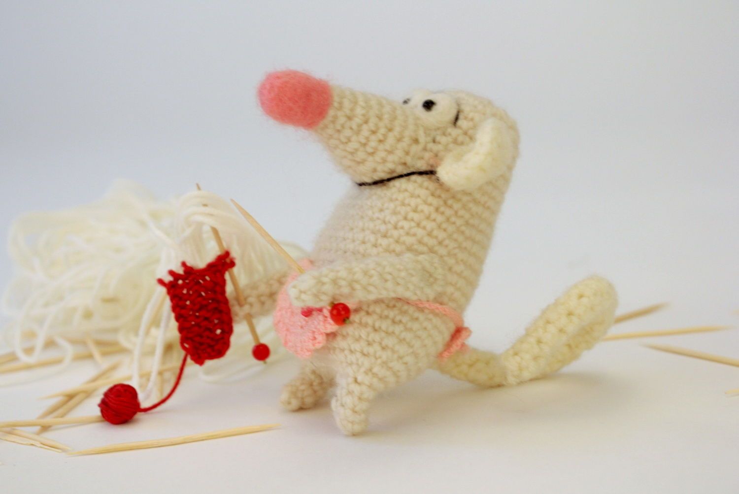 Knitted toy Rat Larissa photo 1