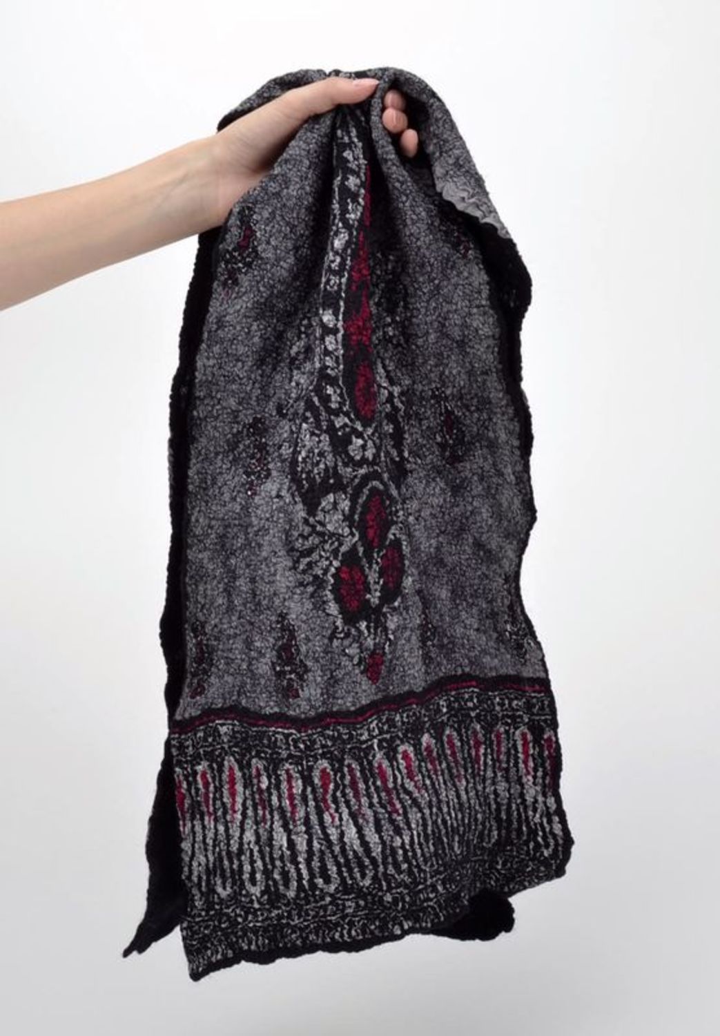 Grey silk scarf with pattern photo 3