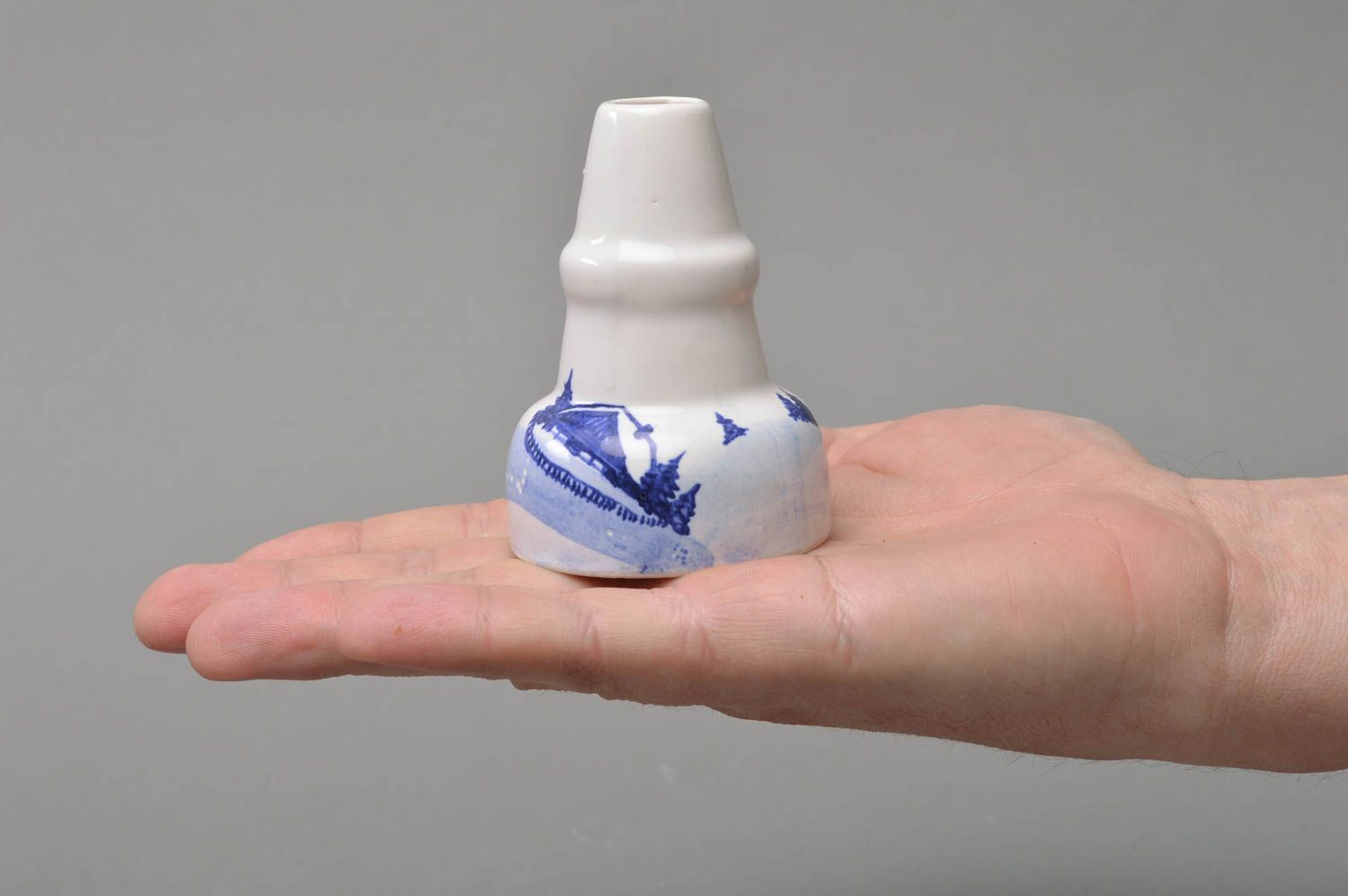 Joli porte-bougie en porcelaine blanc bleu fait main pour une bougie petit photo 4