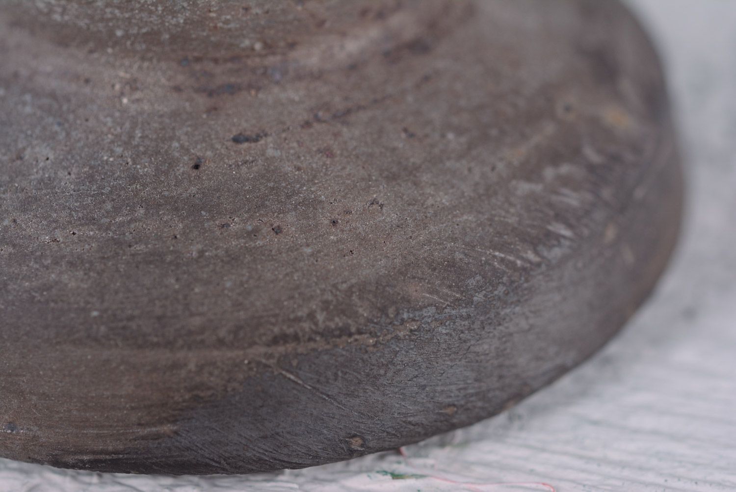 Runder Ton Kerzenhalter für Teelicht schwarz geräucherte Keramik handmade originell foto 4
