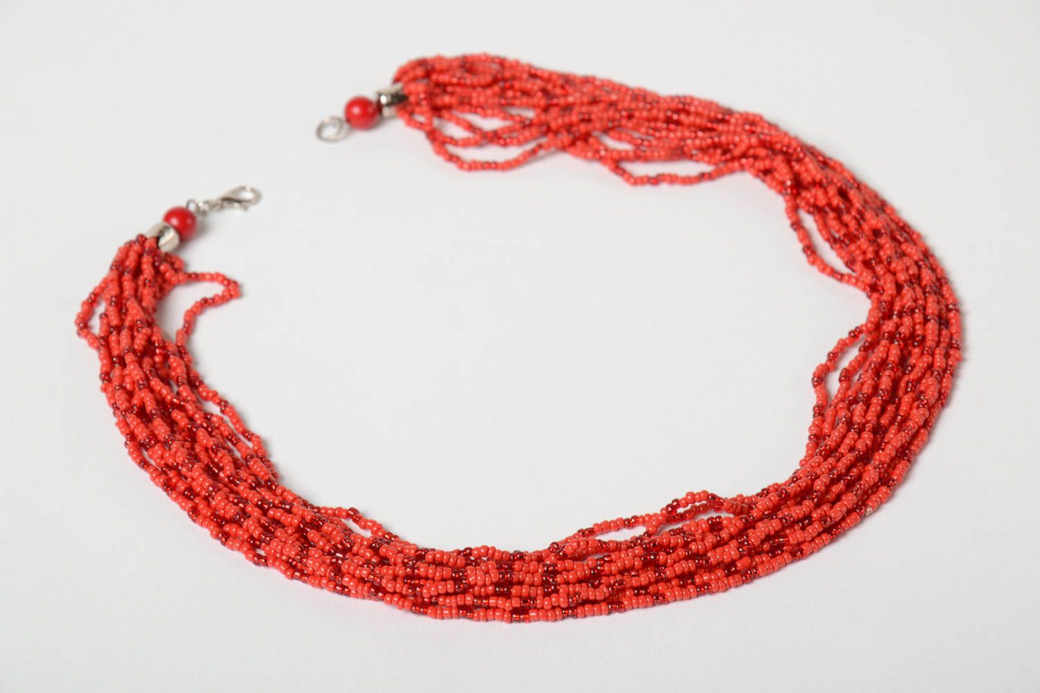 Ожерелье из чешского бисера многорядное оригинальное красное ручной работы фото 5