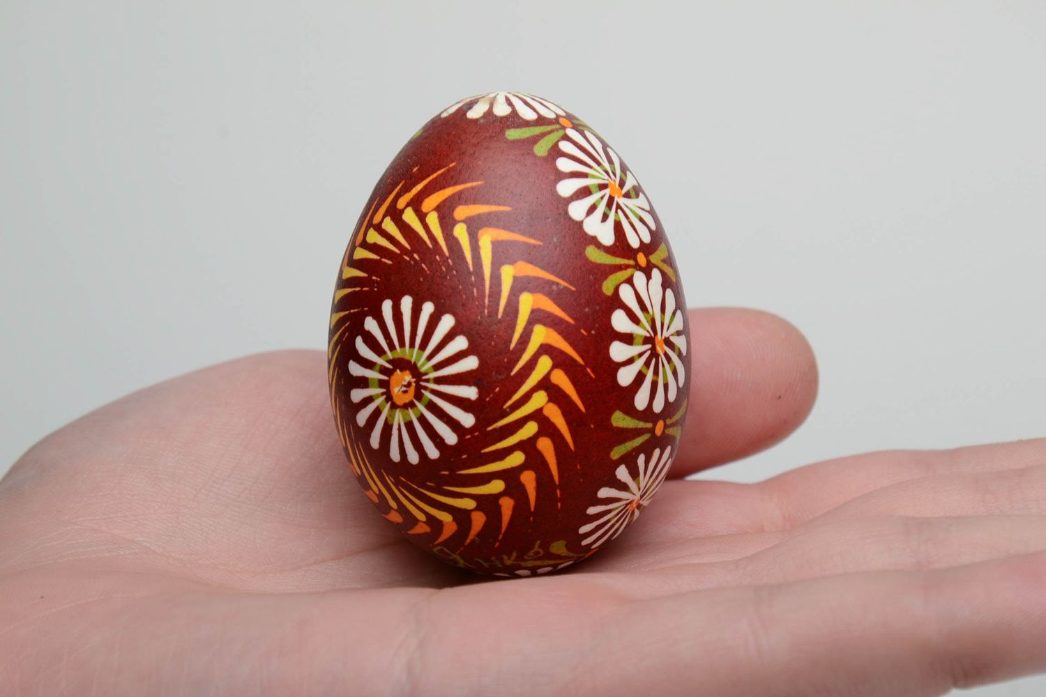 Huevo de Pascua decorado con pintura de lemkos foto 5