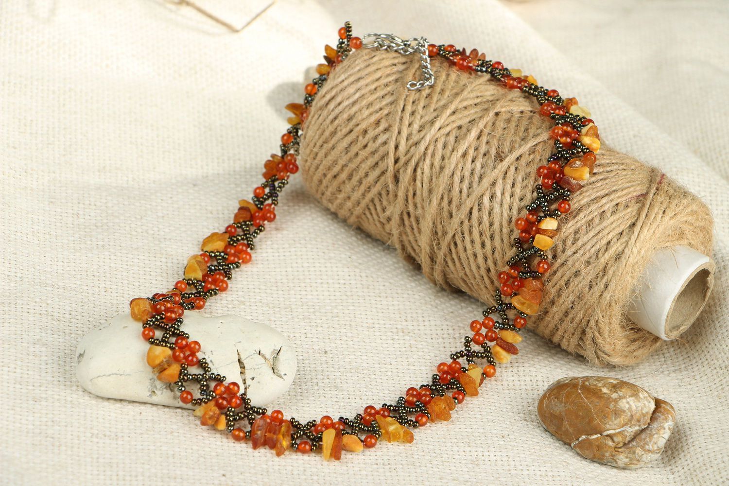 Beaded necklace with carnelian and amber photo 3