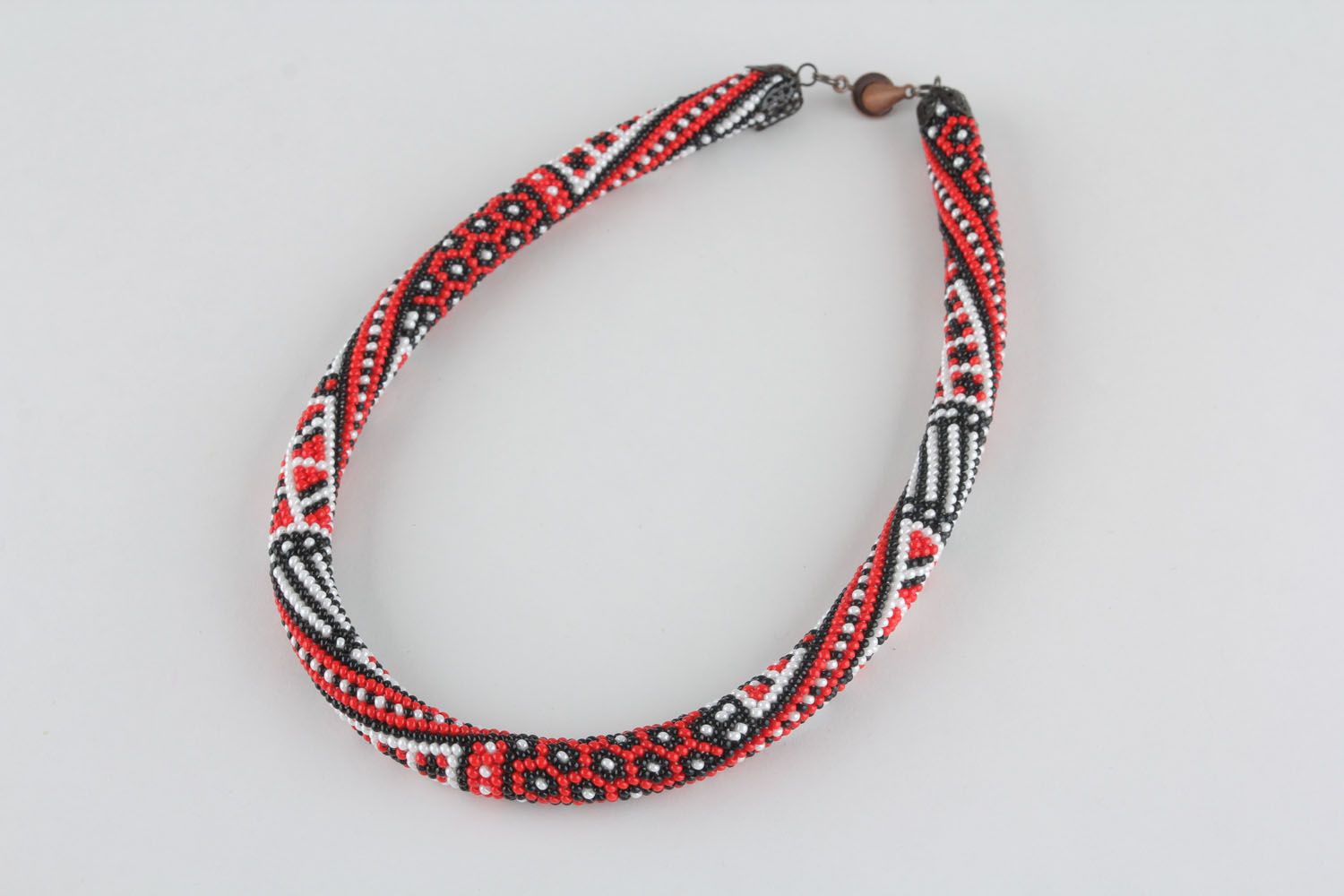 Beaded cord necklace with ethnic pattern  photo 3