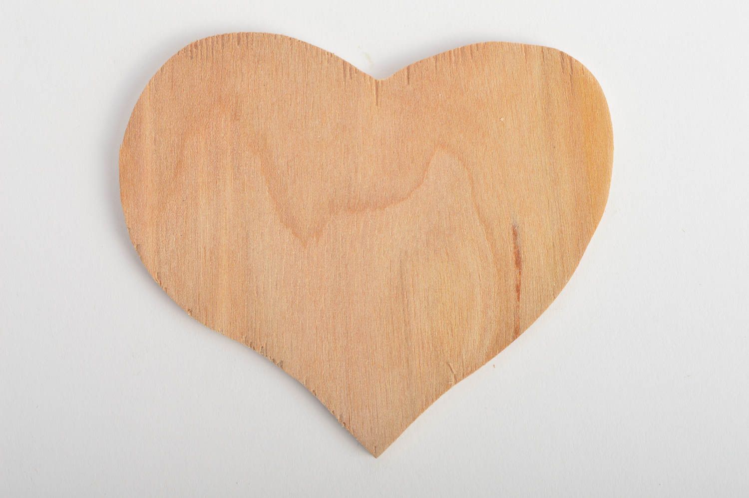 Petit coeur en bois à décorer ou peindre fait main original joli cadeau photo 2