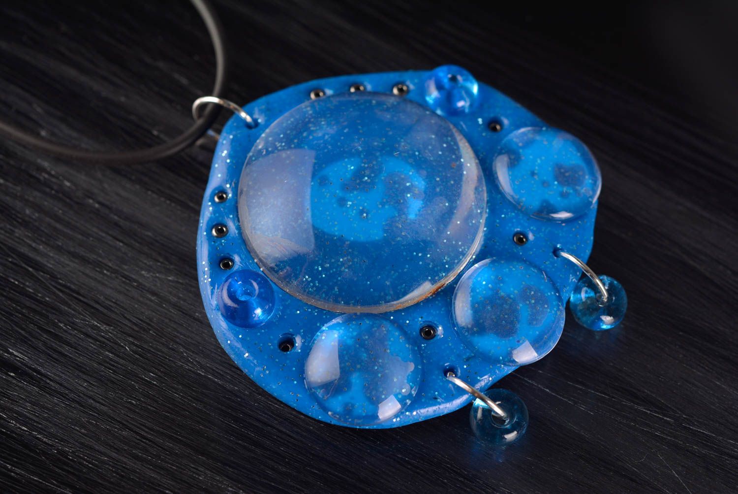 Pendentif pate polymere Bijou fait main Accessoire femme bleu design avec verre photo 1