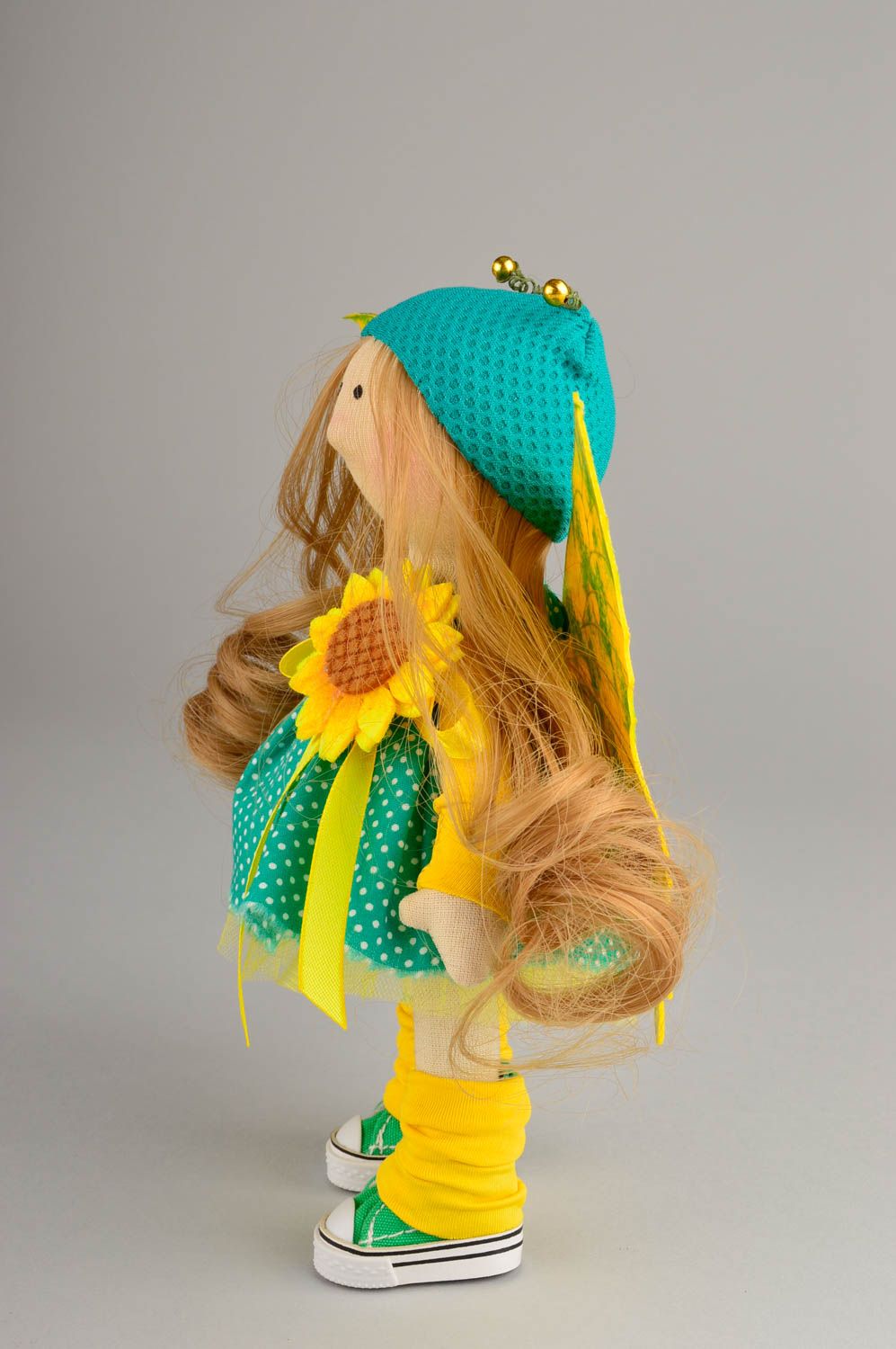 Кукла ручной работы кукла из ткани авторская кукла с желтыми крыльями яркая фото 3