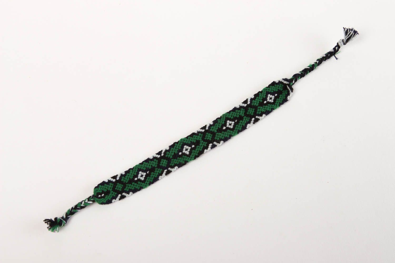Pulsera hecha a mano de hilos verde bisutería de moda accesorio para mujer  foto 2