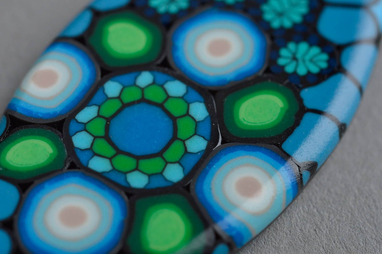 Серьги из полимерной глины ручной работы в виде голубых листиков длинные фото 5