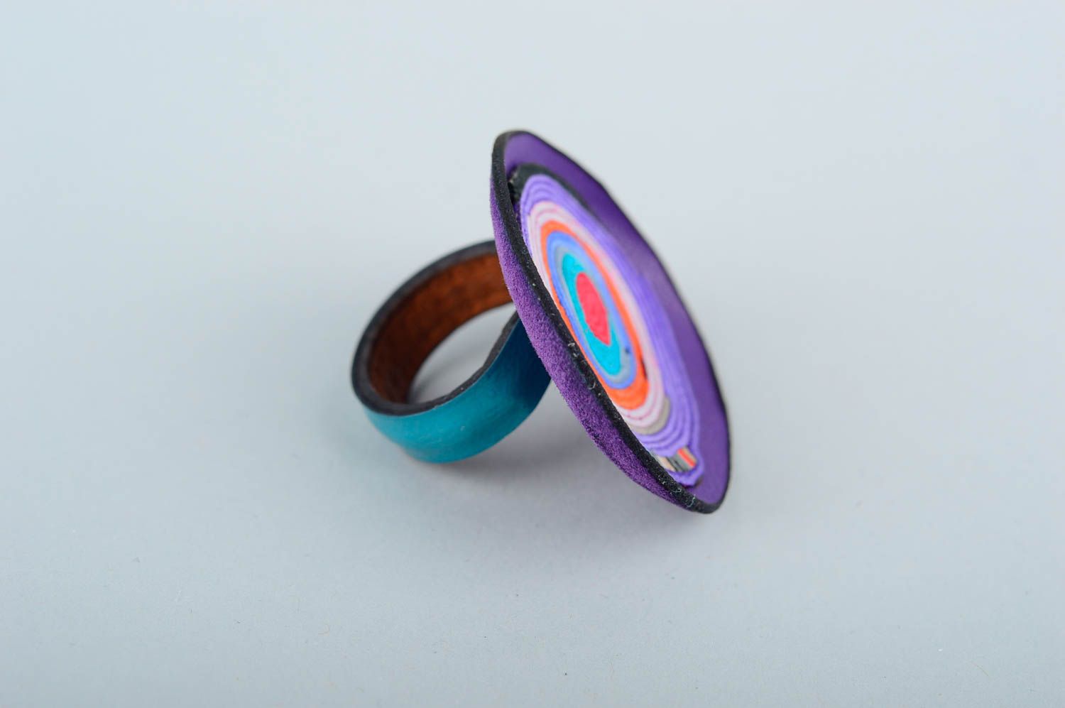 Кольцо ручной работы кольцо из кожи авторское стильное украшение из кожи фото 3