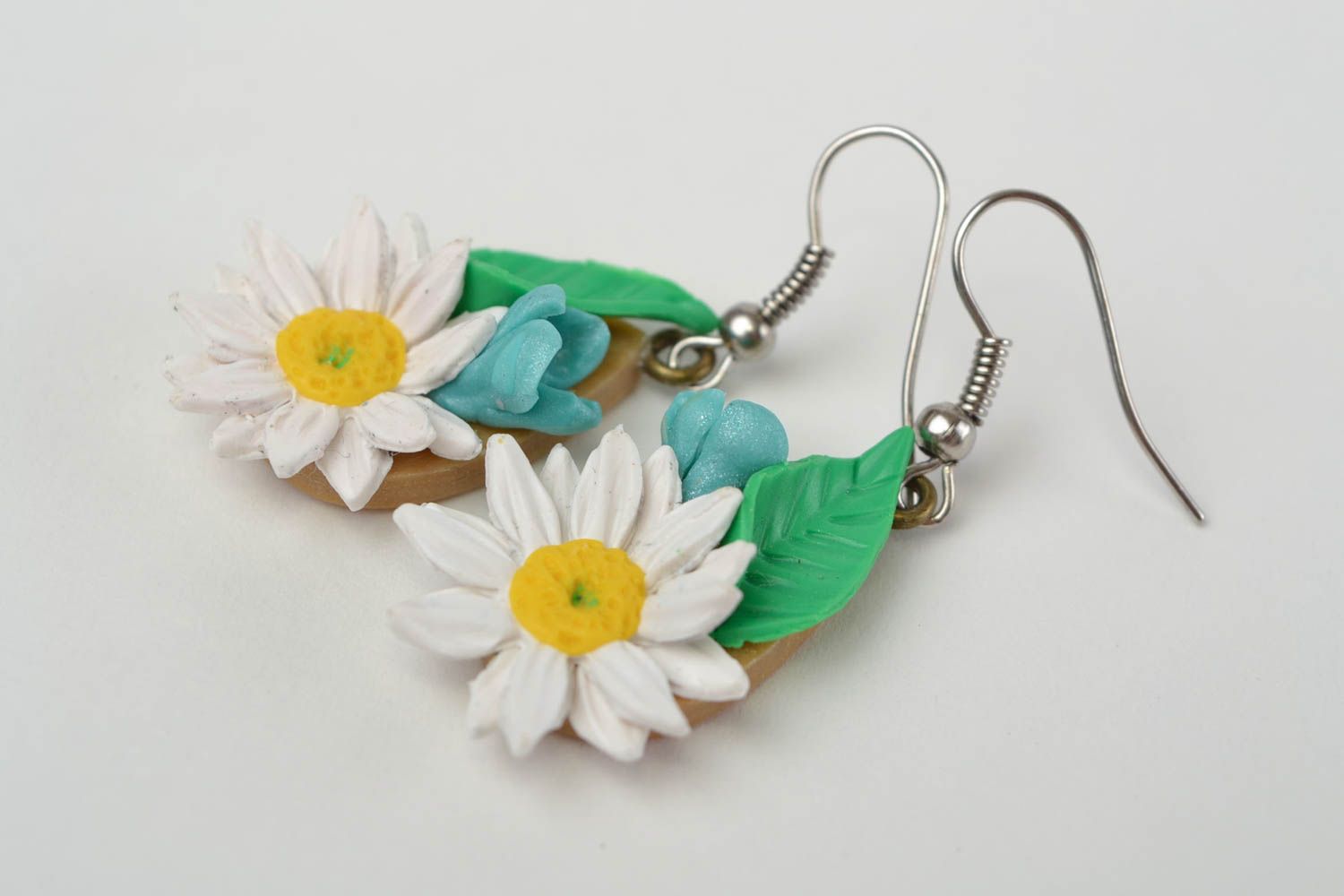 Beautiful handmade designer polymer clay flower earrings Camomiles photo 4